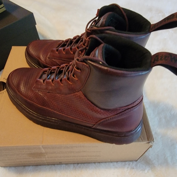 Doc Martens boots - Picture 2 of 4